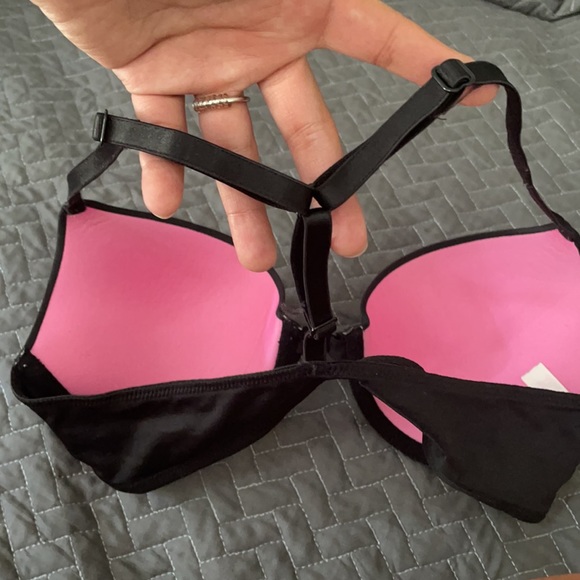 Pink bra - Picture 3 of 4